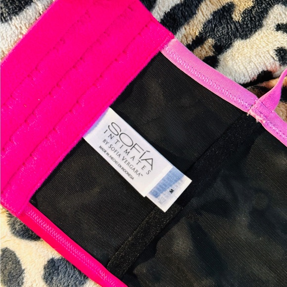Sofia Intimates Black & Multi Pink Cropped Underwire Bustier Top Size Medium - Picture 4 of 5